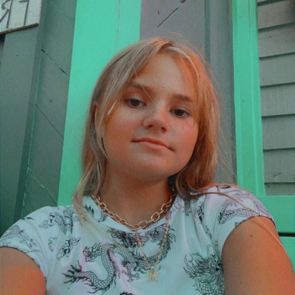 Meet your Posher, Laila - Picture 5 of 5